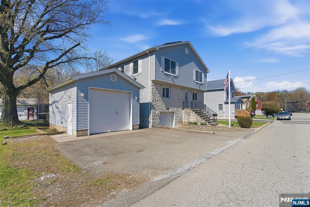 7 Franklin Street Little Ferry, NJ 07643 - Photo 2 of 39