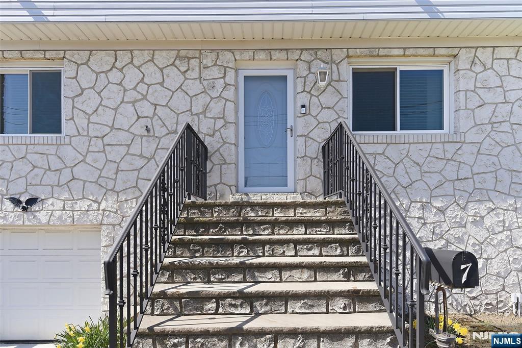 7 Franklin Street Little Ferry, NJ 07643 - Photo 5 of 39