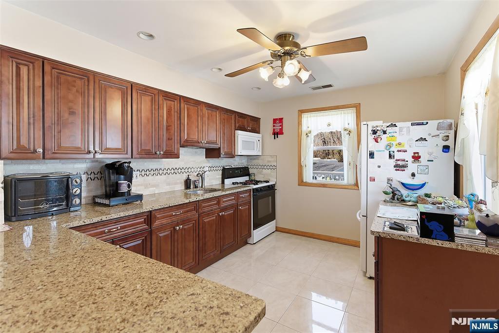 7 Franklin Street Little Ferry, NJ 07643 - Photo 9 of 39