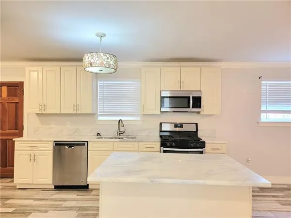 $2,000 | 908 Trudeau Drive, Metairie, LA 70003