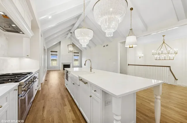 $8,000 | 6206 Flagg Creek Lane, Western Springs, IL 60558