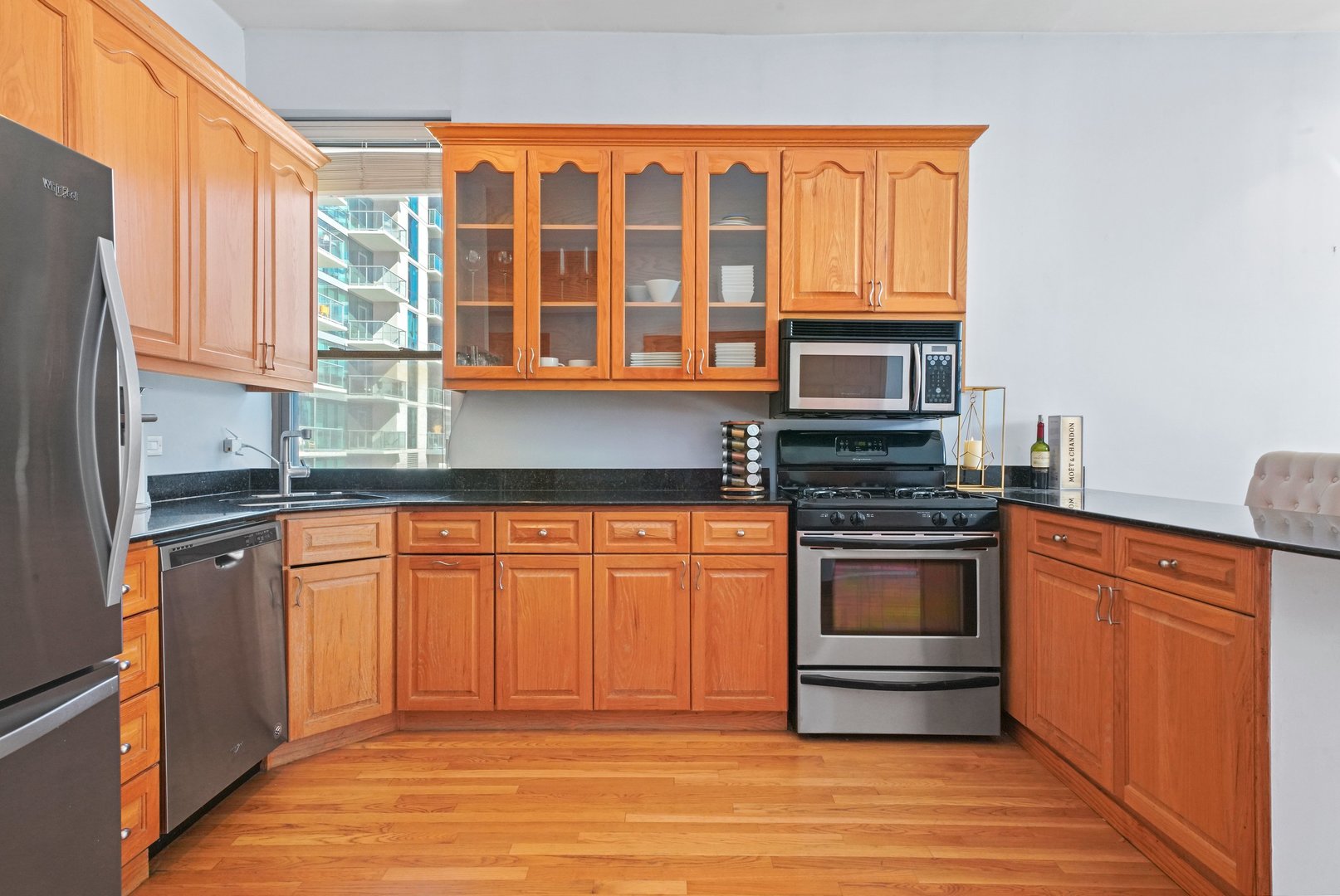 832 West Adams Street, Unit 3 Chicago, IL 60607 - Photo 3 of 22