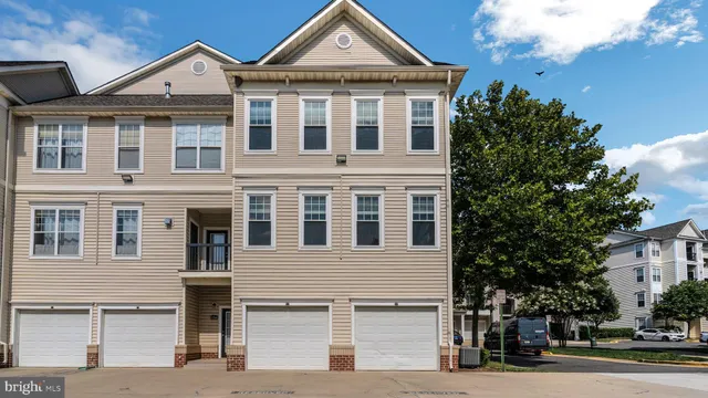 $2,500 | 11343 Aristotle Drive, Unit 6212, Fairfax, VA 22030