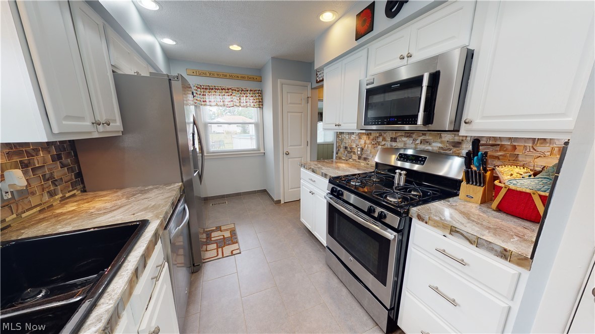 30116 Barjode Road Willowick, OH 44095 - Photo 9 of 27
