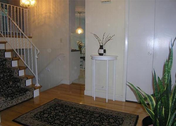 14 Ledgewood Road Woburn, MA 01801 - Photo 3 of 24 Gallery Image 3