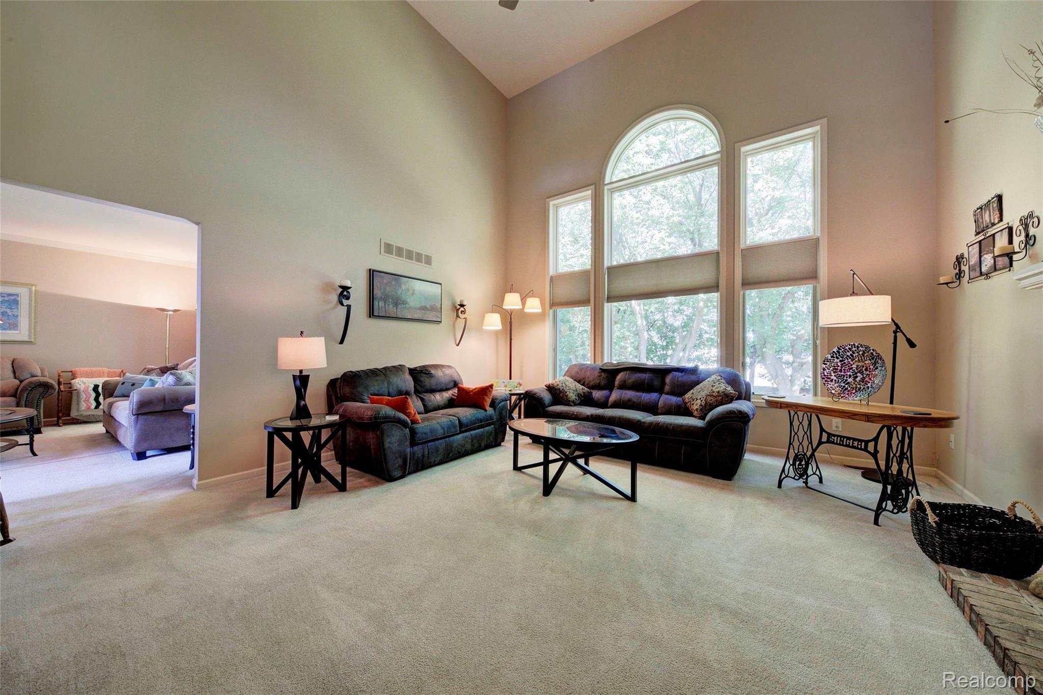 6724 Kennesaw Road Canton, MI 48187 - Photo 34 of 77 32 Great Room.jpg