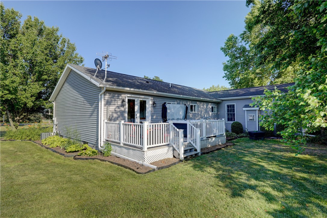 4446 Federal Road Livonia, NY 14487 - Photo 29 of 31 Second Deck off Primary Bedroom