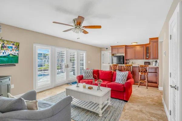 $3,995,000 | 105 Palo De Oro Drive, Islamorada, FL 33036