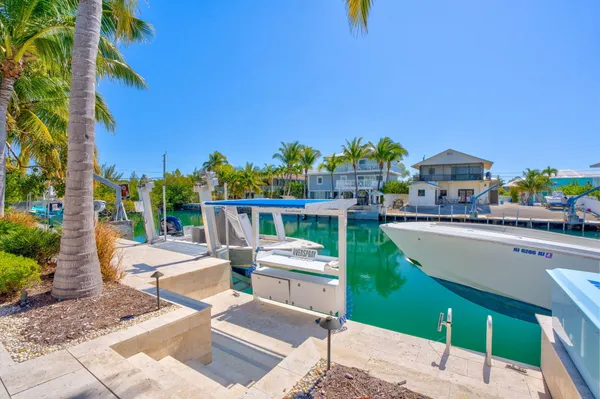 $3,995,000 | 105 Palo De Oro Drive, Islamorada, FL 33036