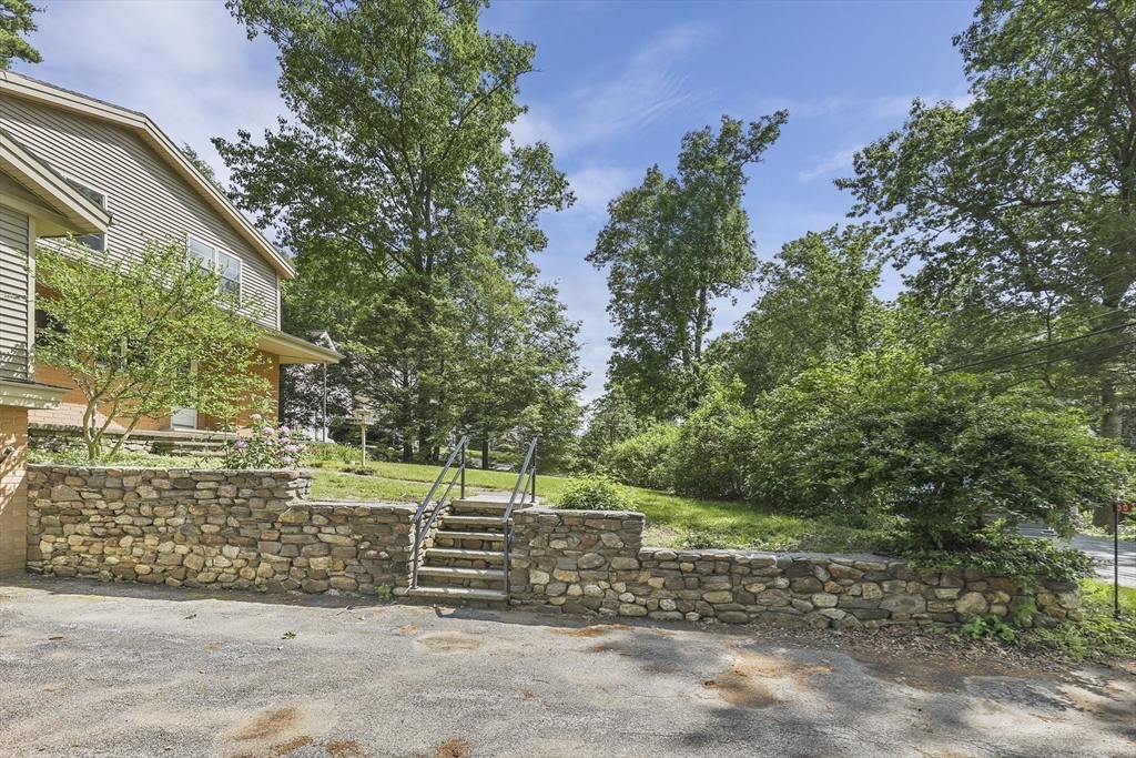 66 New Boston Road Sturbridge, MA 01566 - Photo 3 of 26
