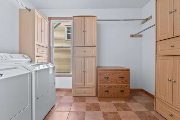 $239,000 | 93 South West Street, Hillsdale, MI 49242