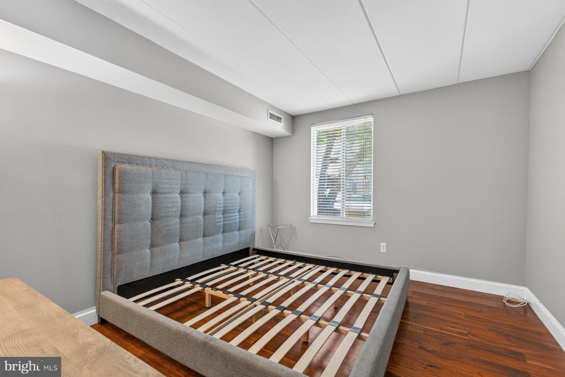 2330 Freetown Court, Unit 4/1B Reston, VA 20191 - Photo 12 of 26 Primary bedroom
