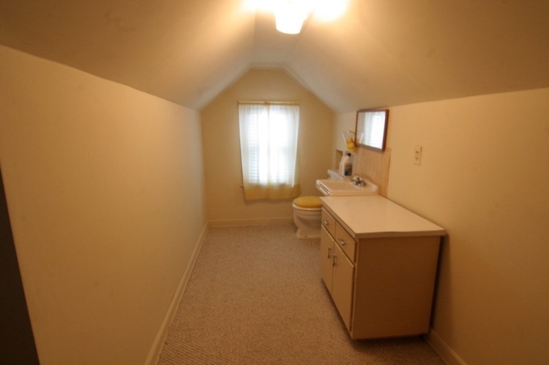 425 Giesler Road Jasper, IN 47546 - Photo 13 of 17 Gallery Image 13