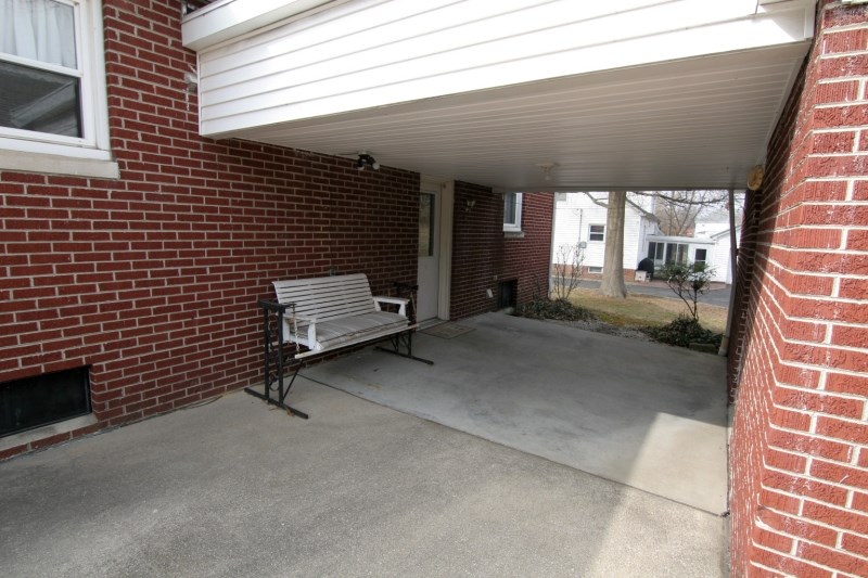 425 Giesler Road Jasper, IN 47546 - Photo 4 of 17 Gallery Image 4