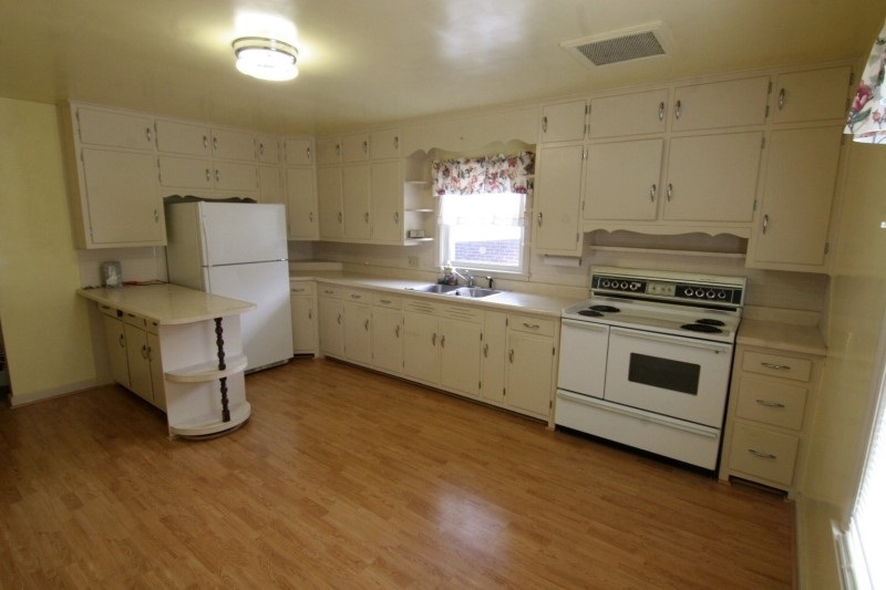 425 Giesler Road Jasper, IN 47546 - Photo 7 of 17 Gallery Image 7