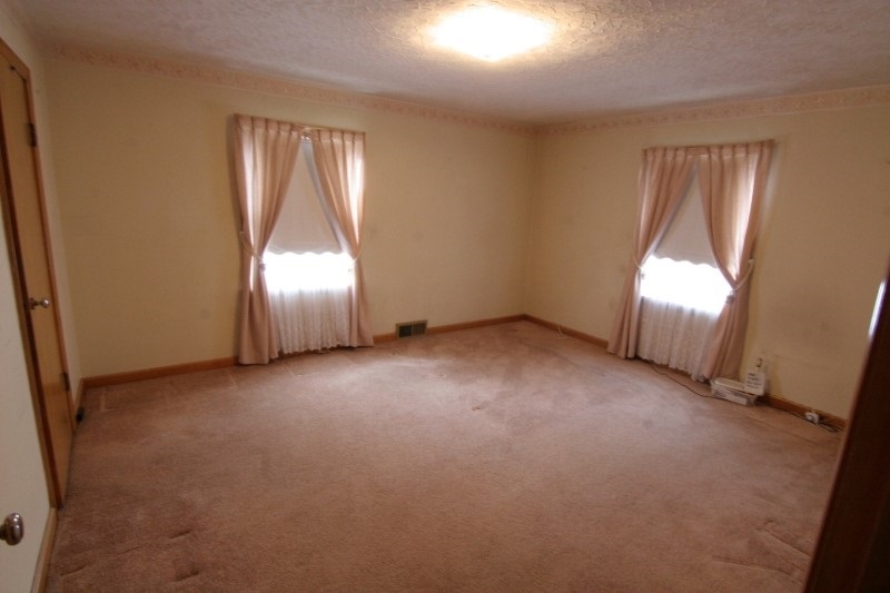 425 Giesler Road Jasper, IN 47546 - Photo 10 of 17 Gallery Image 10