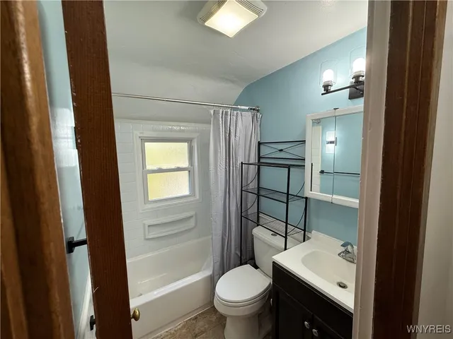 $1,600 | 161 Pullman Avenue, Unit LEFT, Buffalo, NY 14217