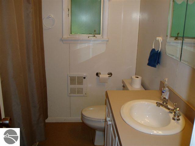 2701 Tonawanda Road Grawn, MI 49637 - Photo 13 of 23 1729742-12.JPG