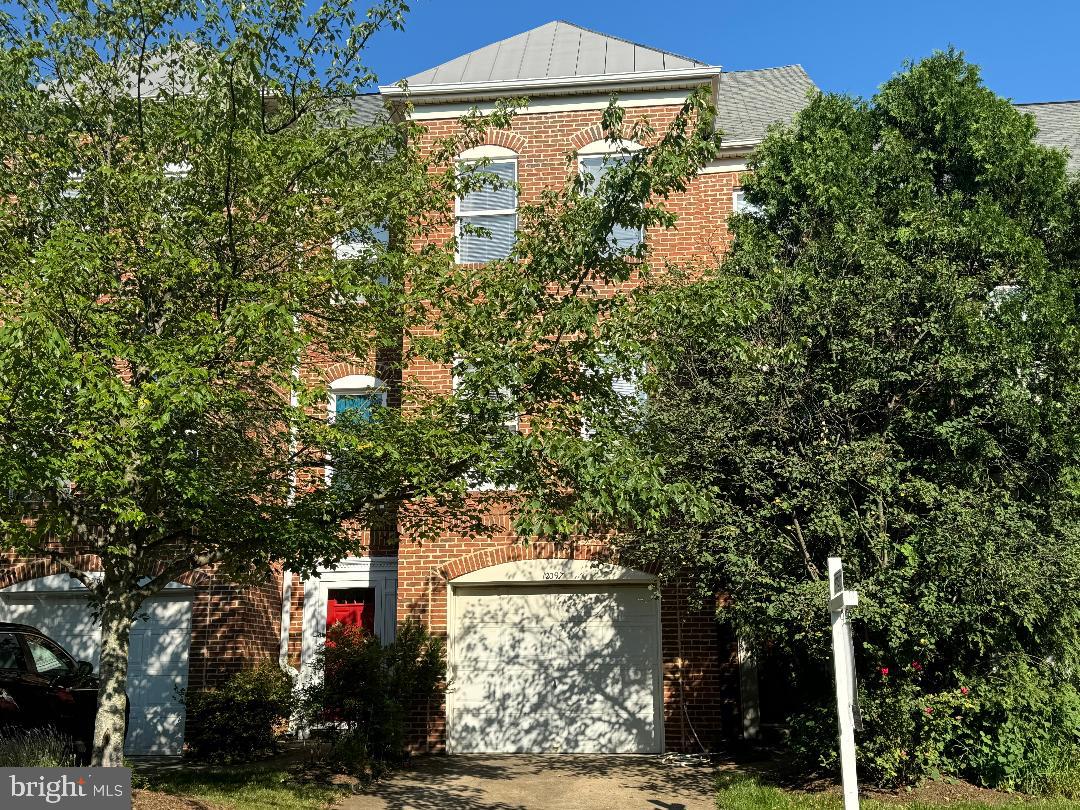 12097 Edgemere Circle Reston, VA 20190 - Photo 1 of 11