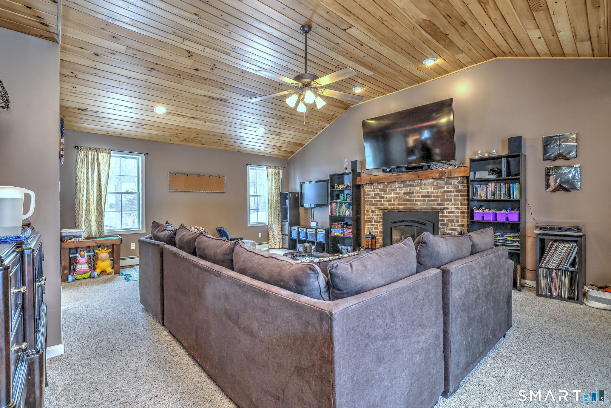 6 Laura Avenue Prospect, CT 06712 - Photo 5 of 38