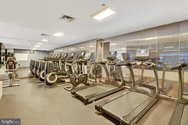 a picture of a very nice looking room