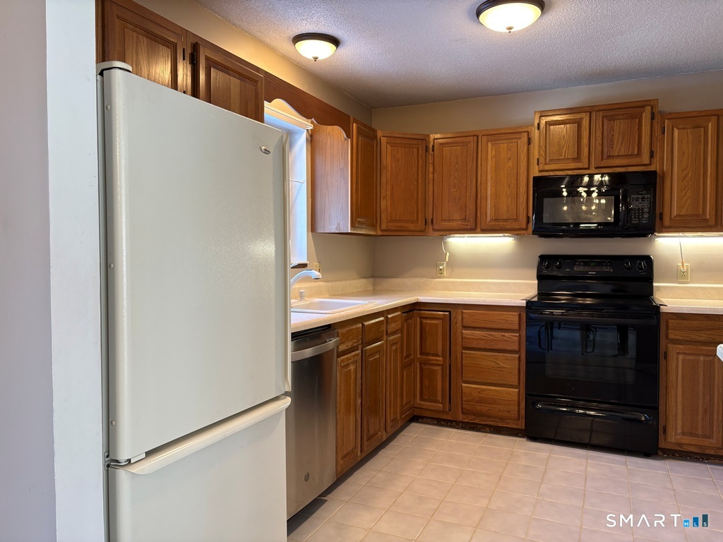 203 Branch Road, Unit 9A Thomaston, CT 06787 - Photo 6 of 18