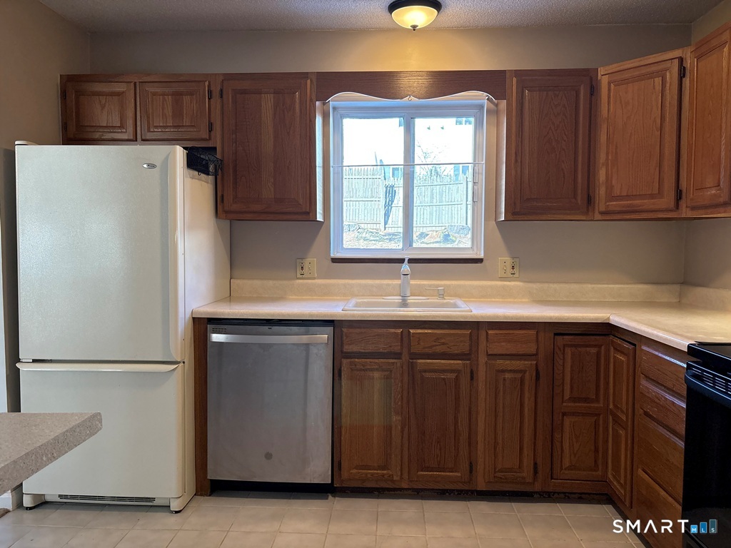 203 Branch Road, Unit 9A Thomaston, CT 06787 - Photo 8 of 18