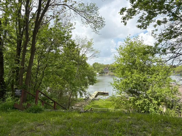 $299,000 | 26211 Spring Grove Road, Antioch, IL 60002