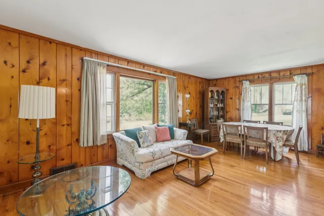 $299,000 | 26211 Spring Grove Road, Antioch, IL 60002