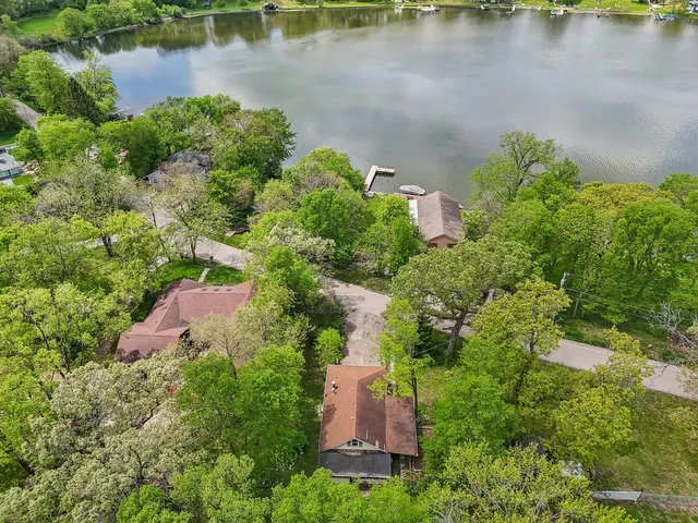 $299,000 | 26211 Spring Grove Road, Antioch, IL 60002