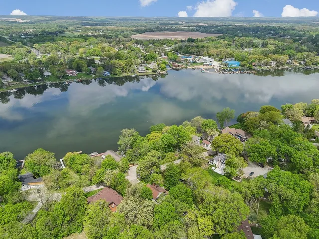 $299,000 | 26211 Spring Grove Road, Antioch, IL 60002