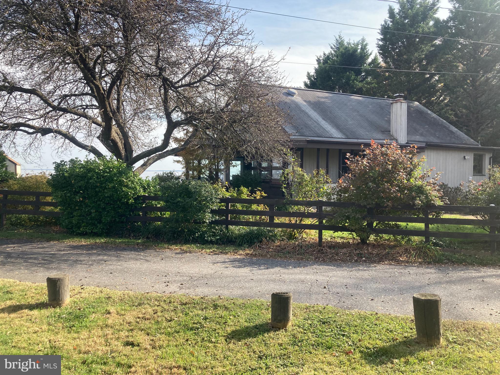 3911 Bayside Drive Edgewater, MD 21037 - Photo 8 of 28 View of home from Bayside Circle looking southeast