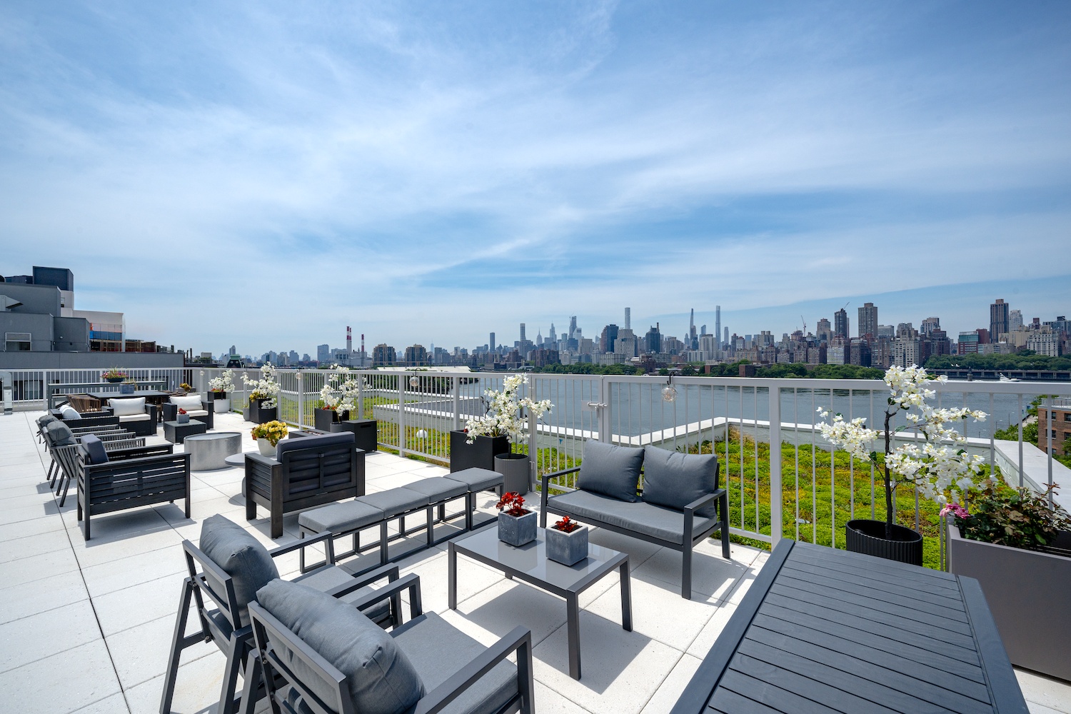 30-05 Vernon Boulevard, Unit PHA Queens, NY 11102 - Photo 10 of 17