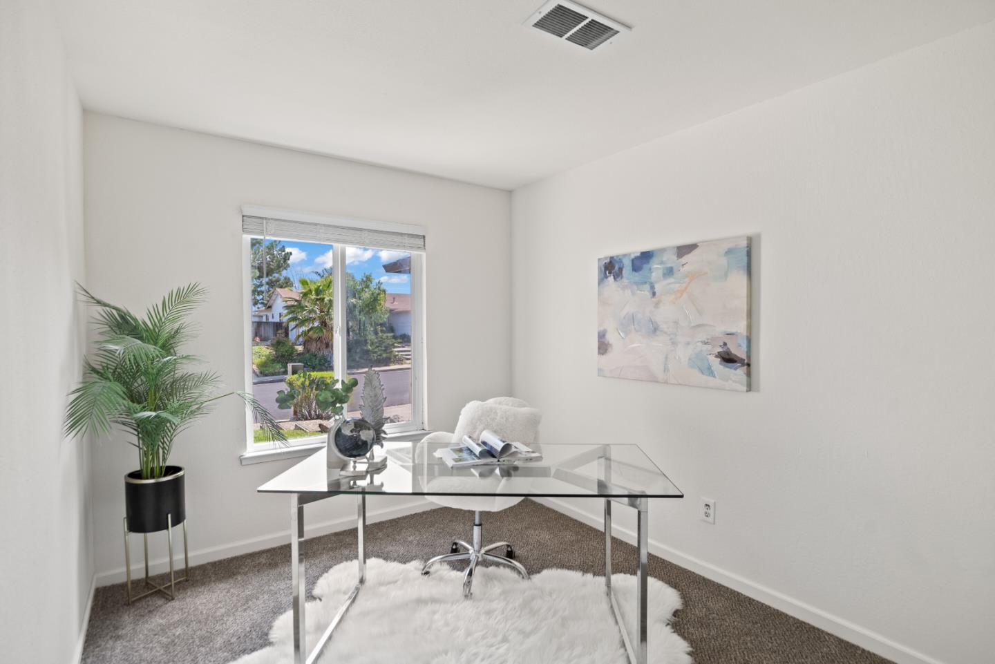 773 Andrea Way Pittsburg, CA 94565 - Photo 20 of 35 a living room with furniture and a potted plant