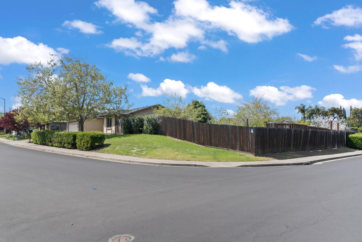 773 Andrea Way Pittsburg, CA 94565 - Photo 28 of 35 a view of a entertaining space