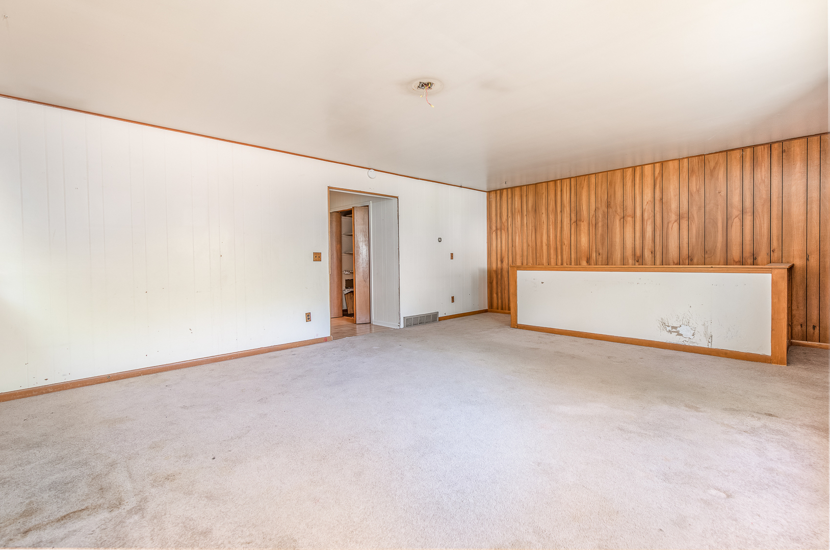 18 Greenbriar Road Montgomery, IL 60538 - Photo 14 of 27 an empty room with a door