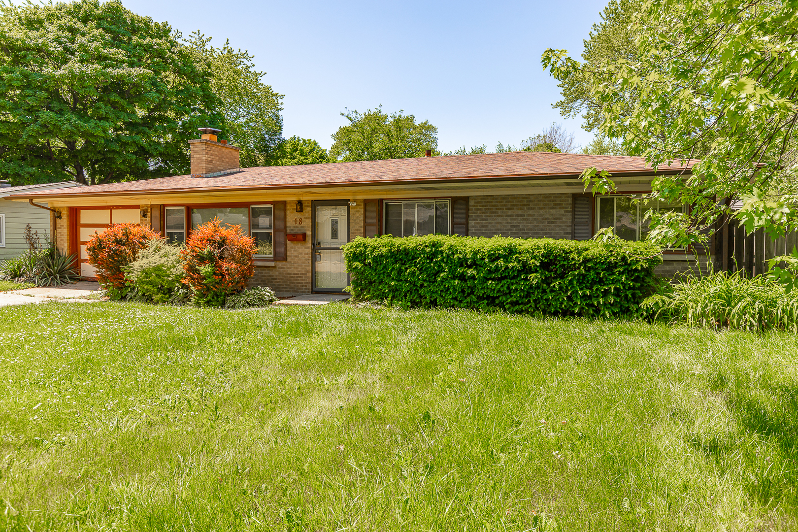 18 Greenbriar Road Montgomery, IL 60538 - Photo 3 of 27 front view of a house with a yard