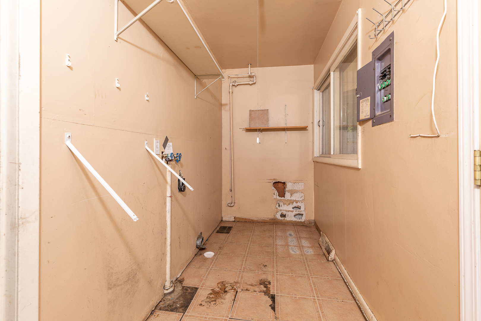 18 Greenbriar Road Montgomery, IL 60538 - Photo 22 of 27 a view of utility room