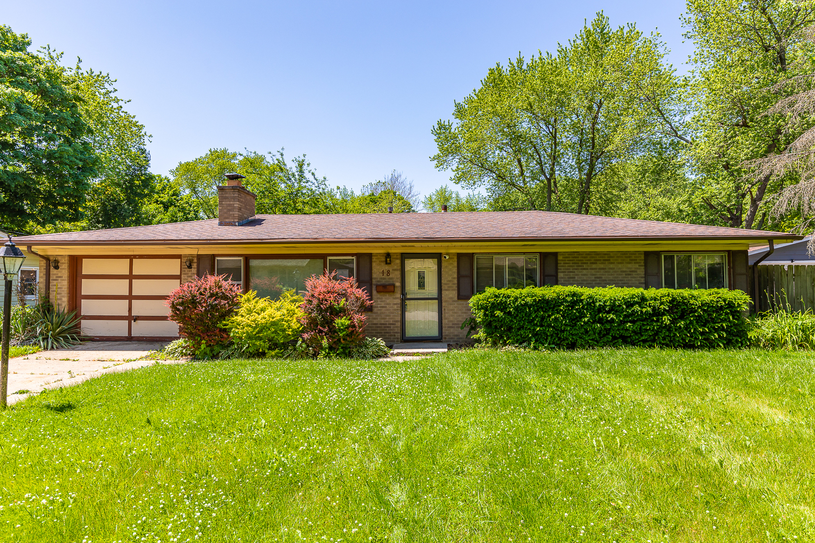 18 Greenbriar Road Montgomery, IL 60538 - Photo 27 of 27 a front view of house with yard and green space