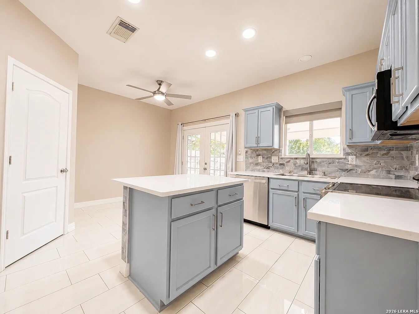 15335 Spring Land San Antonio, TX 78247 - Photo 7 of 18