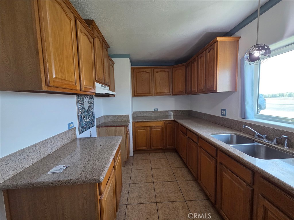 87135 Airport Frontage Road Thermal, CA 92274 - Photo 7 of 21 Front home Kitchen