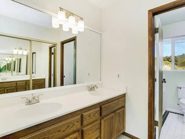 $985,000 | 2844 Live Oak Park Road, Fallbrook, CA 92028