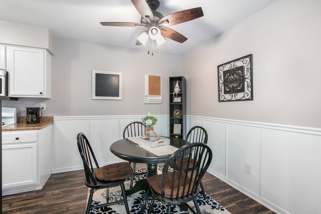 19360 Wolf Road, Unit 10 Mokena, IL 60448 - Photo 9 of 24 a view of a dining room with furniture
