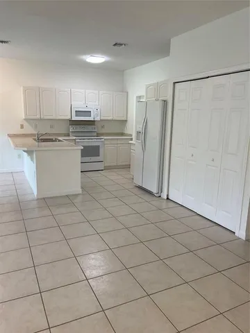 $2,800 | 713 Northeast 4th Street, Hallandale Beach, FL 33009