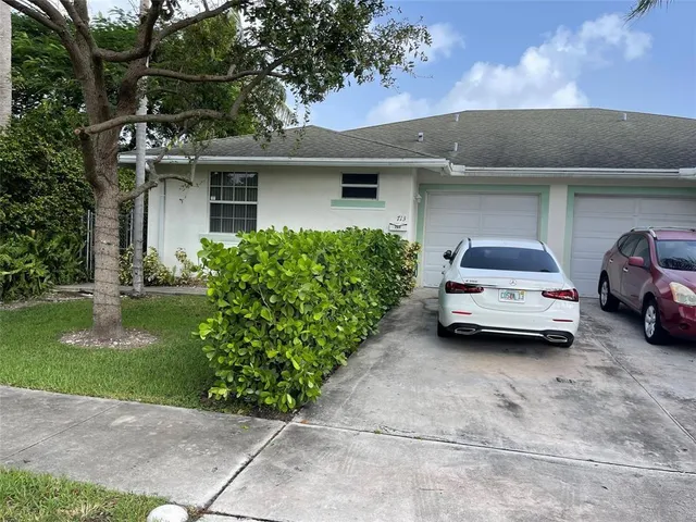 $2,800 | 713 Northeast 4th Street, Hallandale Beach, FL 33009