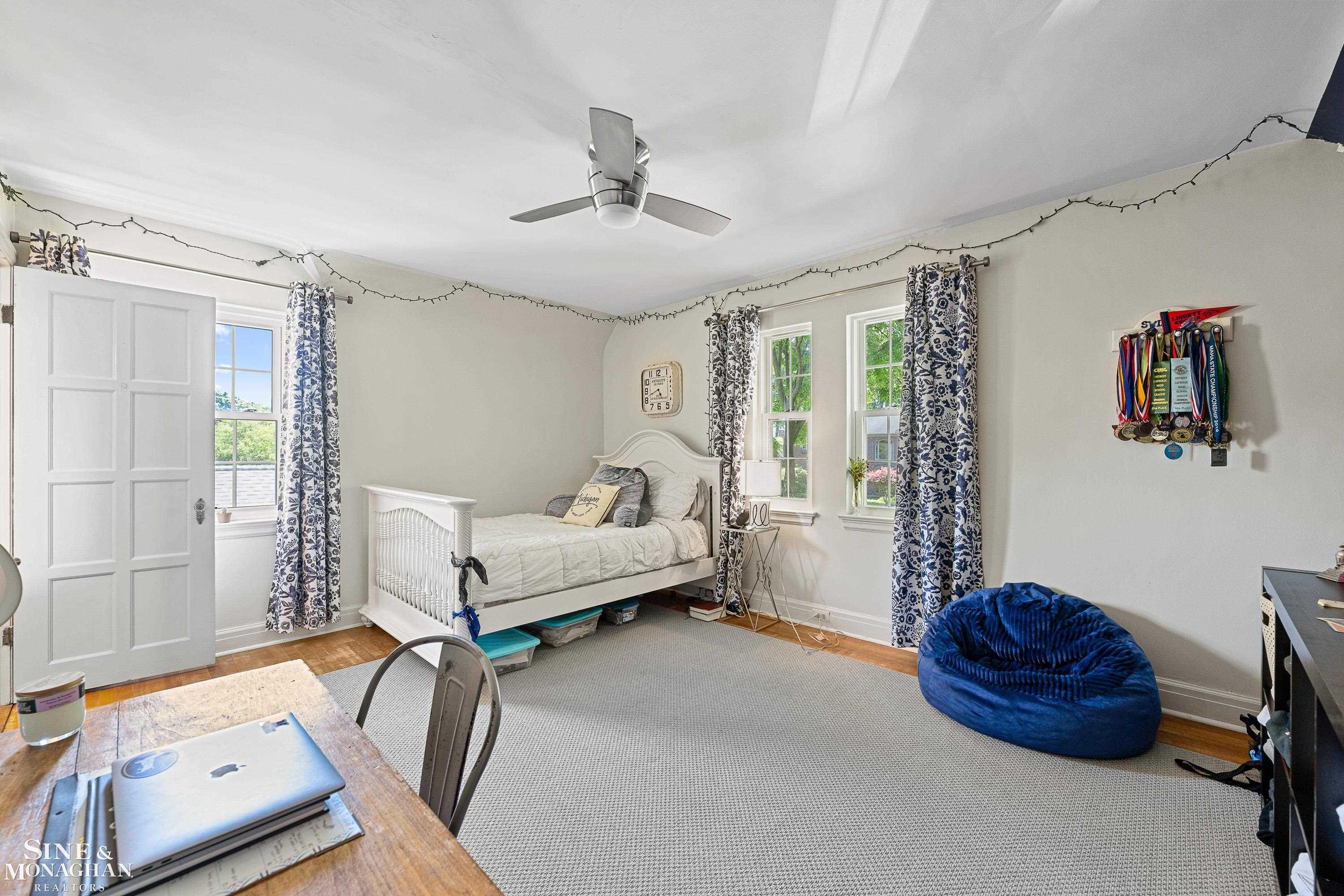 100 Roslyn Road Grosse Pointe, MI 48236 - Photo 32 of 55 50146078-dd09e8f9-a60a-4721-99bf-7e9031244e45.JPG