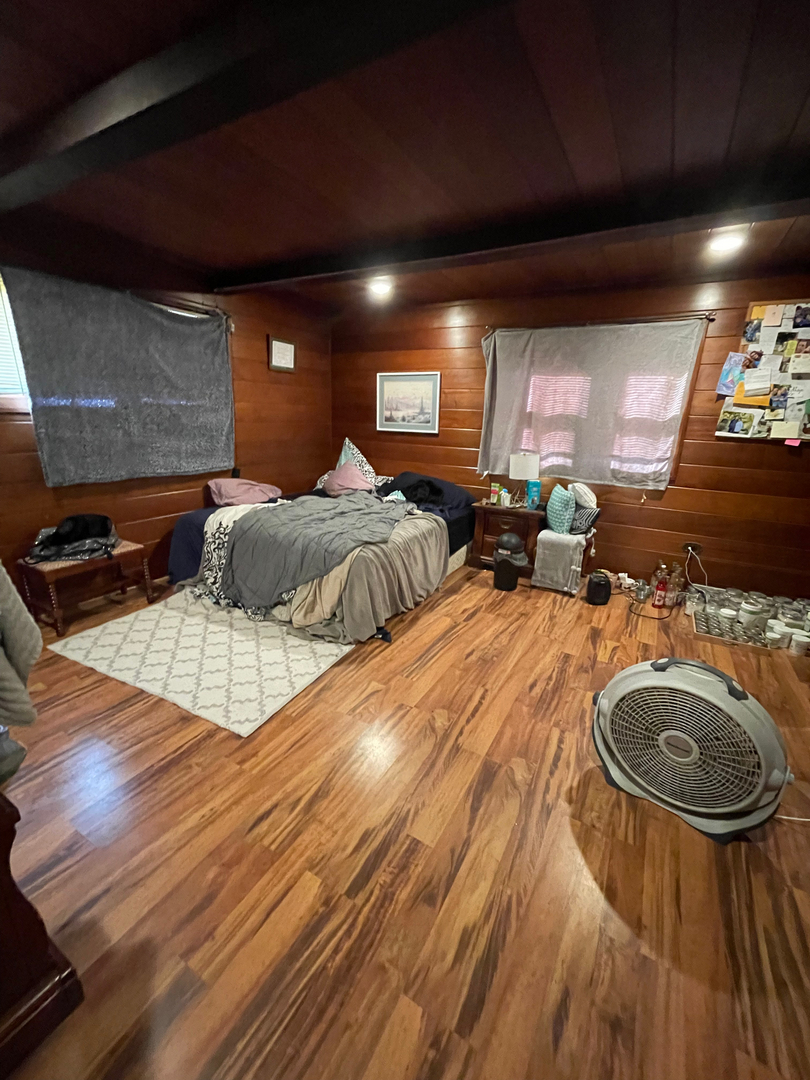 1733 Plock Road Dixon, IL 61021 - Photo 18 of 23 a bedroom with double bed and a large window