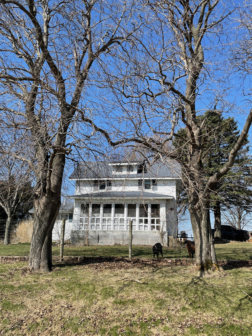 1733 Plock Road Dixon, IL 61021 - Photo 6 of 23 a front view of a house with a yard