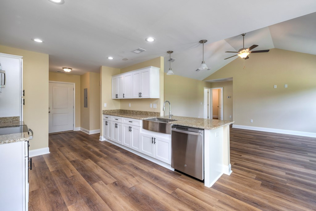 301 South Hampton Street Pinewood, SC 29125 - Photo 15 of 28 Gallery Image 15