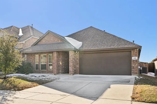 $325,000 | 609 Bassett Hall Road, Fate, TX 75189